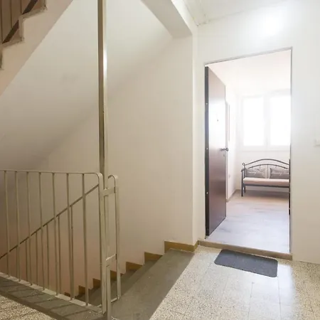 Split Apartment Lägenhet