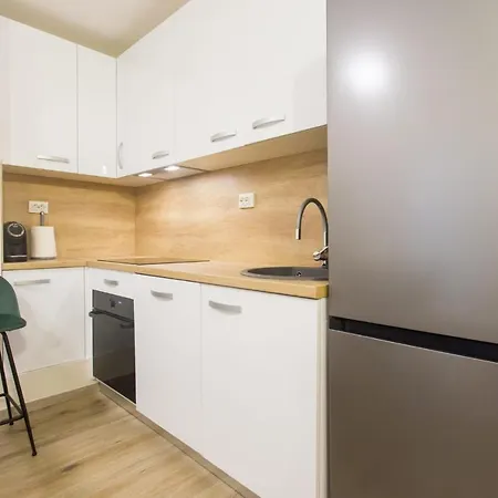 Split Apartment アパート スプリト