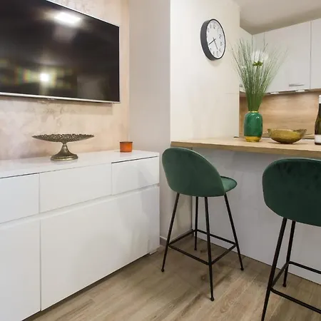Split Apartment Lägenhet